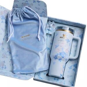 SHIP TODAY - Stanley x LoveShackFancy Quencher | 40 OZ - Everblooming Rosettes